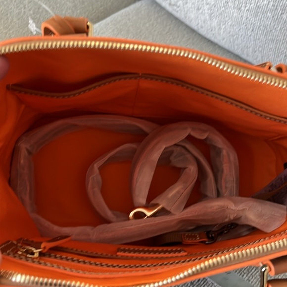 Dooney & Bourke Epcot Flower and Garden Bag NWT - Picture 5 of 6